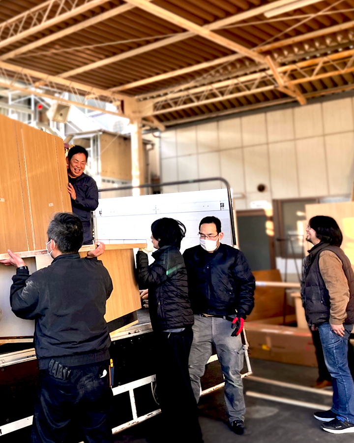 作業中のスタッフ